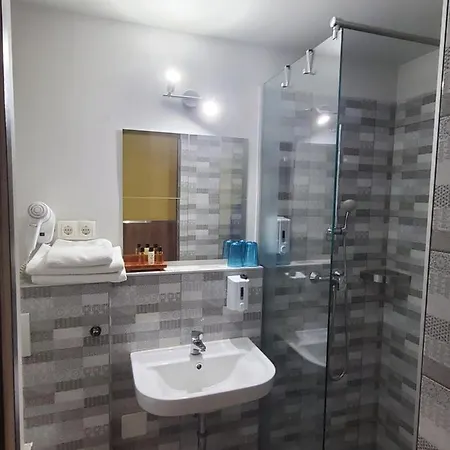 Alojamento de Acomodação e Pequeno-almoço Sissy 4*